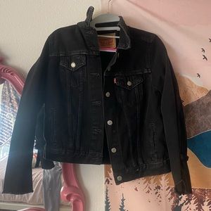 Levi’s denim black jean jacket 💗